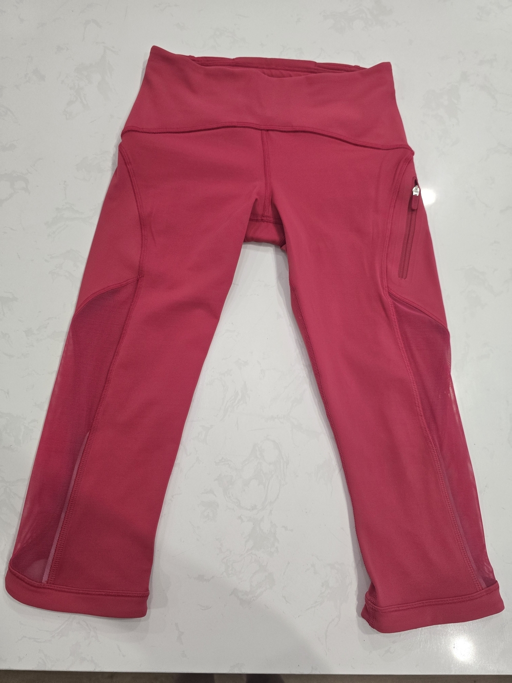 PINK Lululemon 3/4 Leggings Size 2
